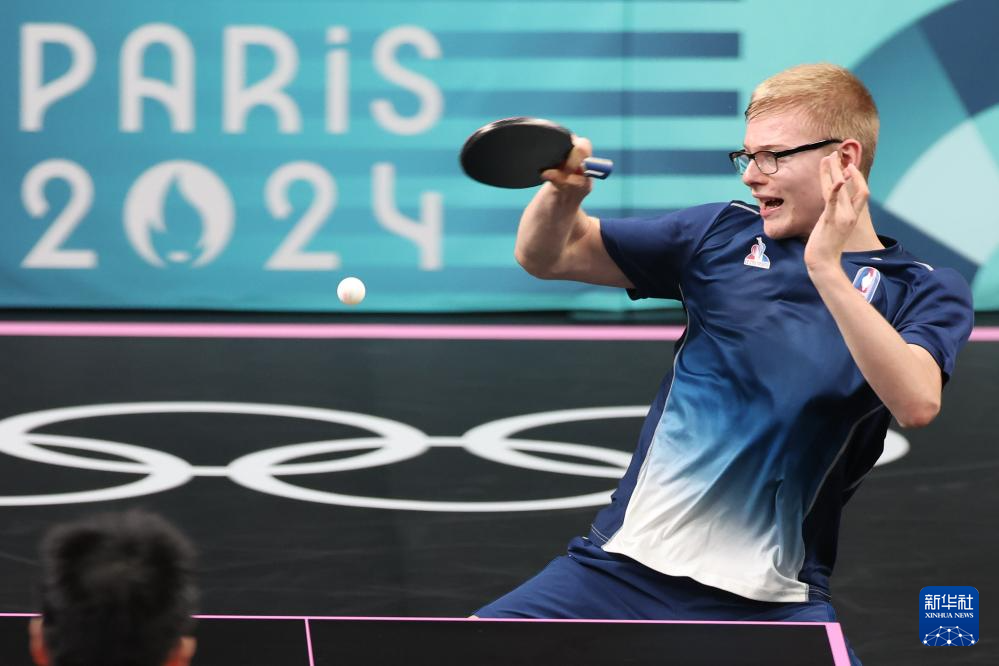 多支车队在 多支车队在